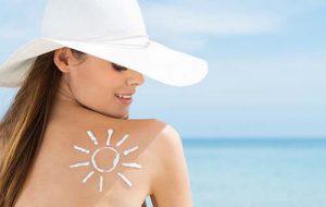 come il sole può danneggiare il tuo corpo